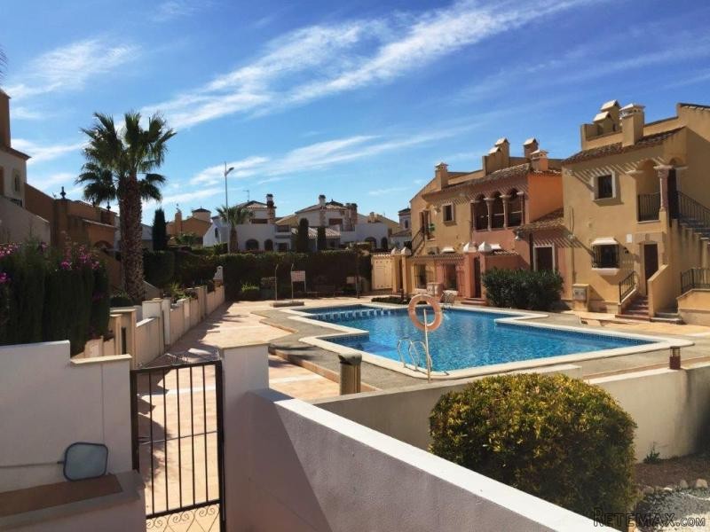 4 Bedrooms - Villa - Alicante - For Sale