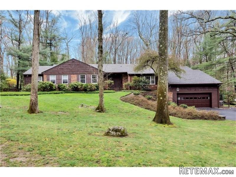 5 bedroom House For Sale: 69 MOUNTAIN..