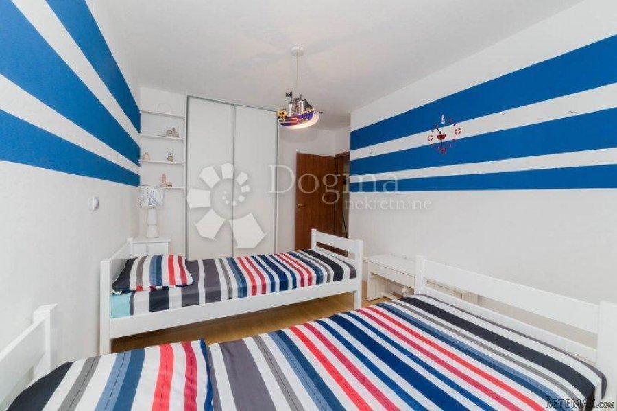 PREKRASNA KUĆA SA 5 APARTMANA - 8