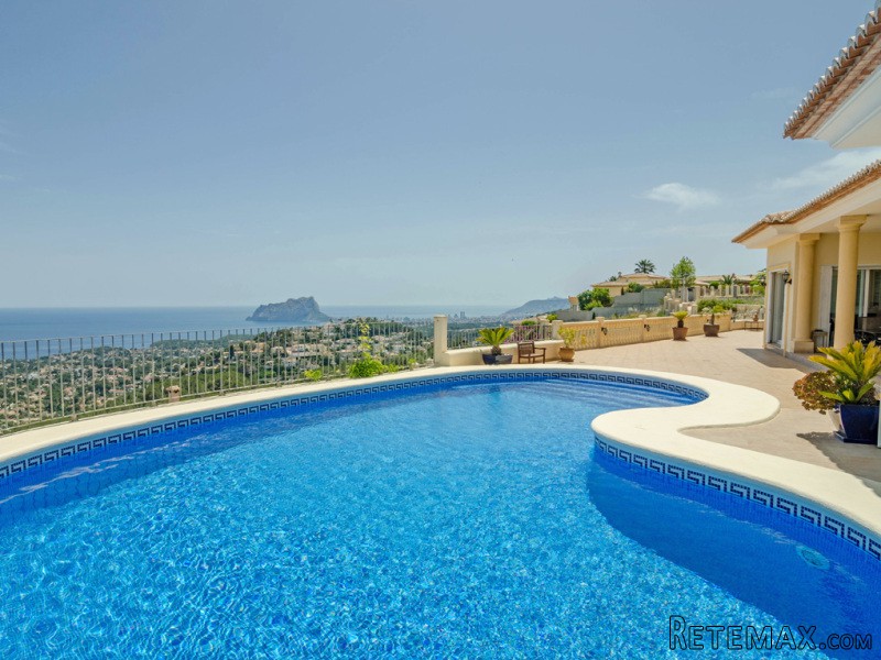4 Bedrooms - Villa - Alicante - For Sale