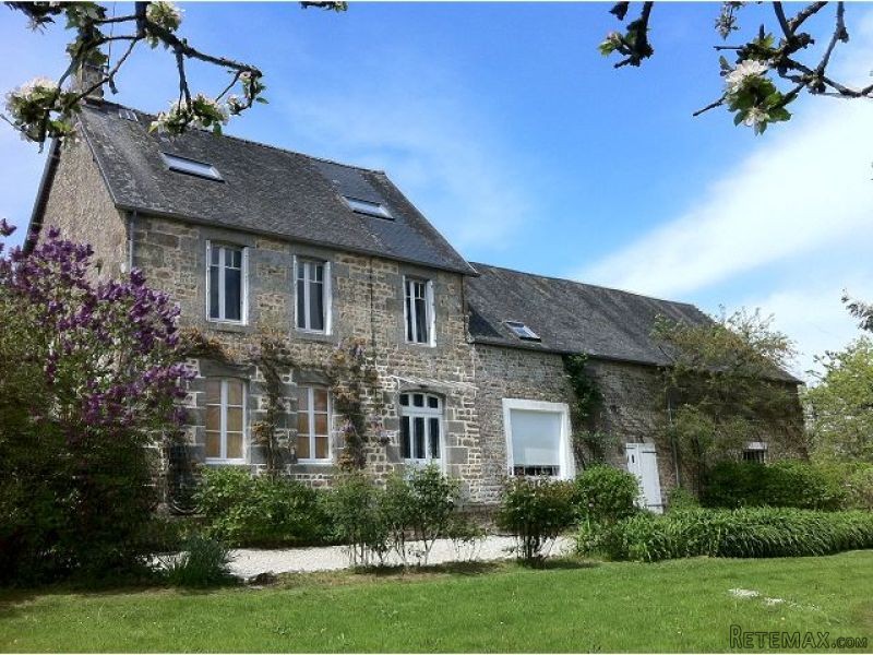 Country House with Swimming Pool