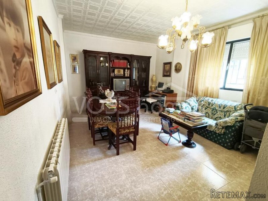 NEW LISTING TO VOSS HOMES - A large 4 bed, 2 bath Town.. - 9