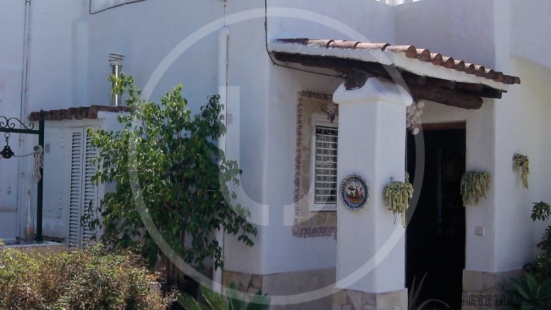 Villa Blanca with garden