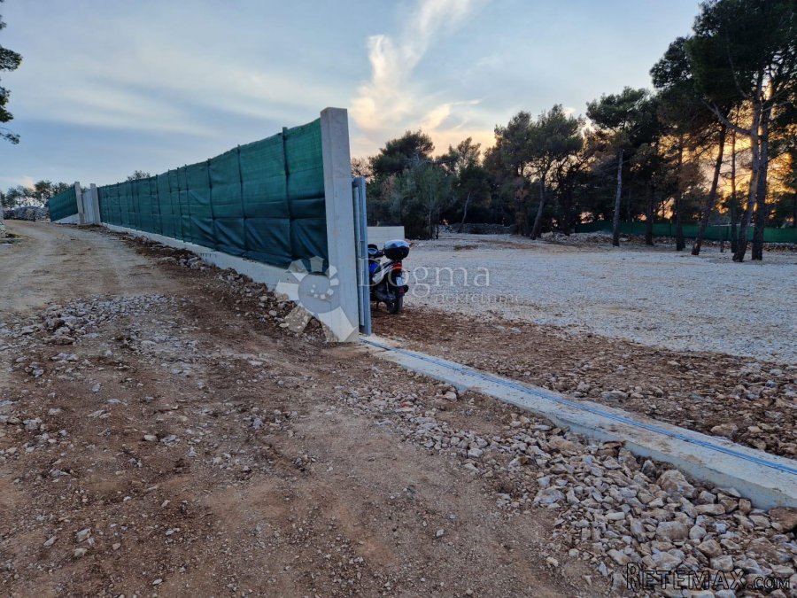 Poljoprivredno Zemljište u građevinskoj zoni Mali Lošinj - 3