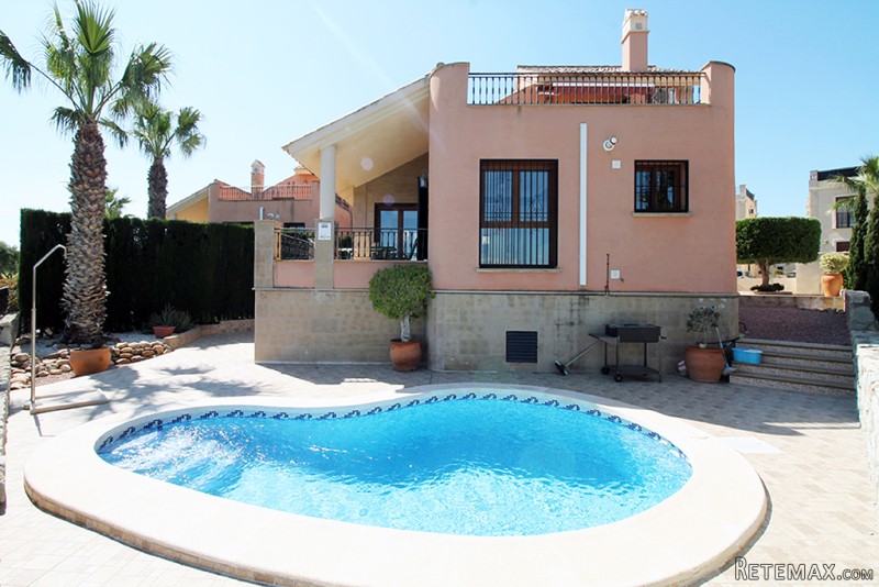 3 Bedrooms - Villa - Alicante - For Sale