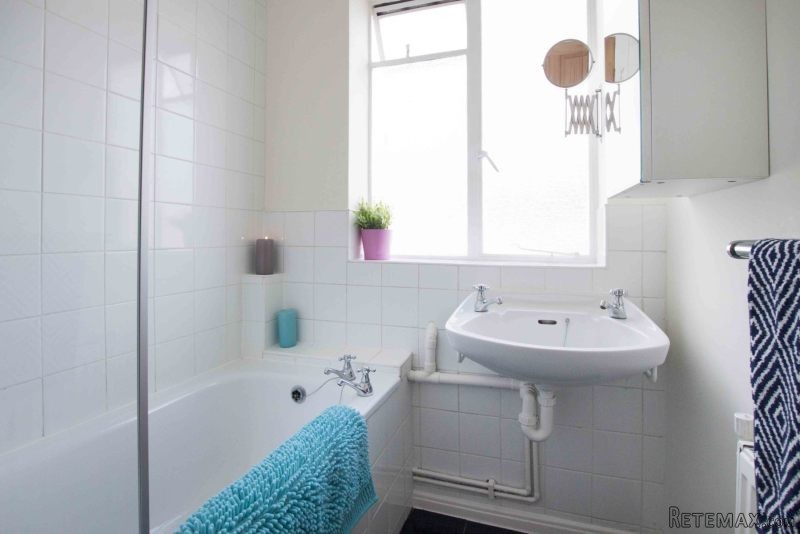 Single with double bed near Old Street.. - 2