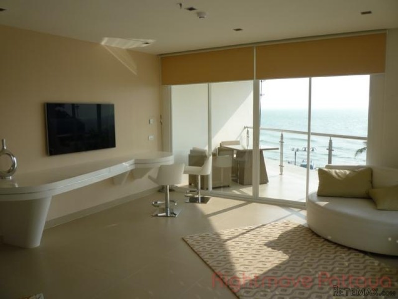 1 Bedroom Condo for sale in Pratumnak -.. - 2