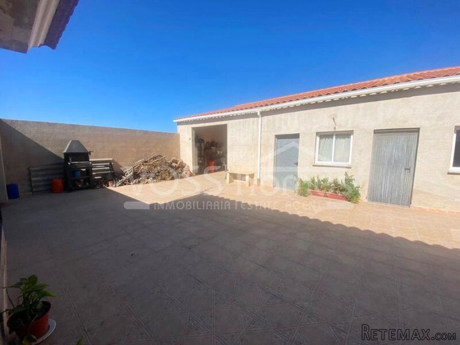 NEW LISTING TO VOSS HOMES - A large 4 bed, 2 bath Villa of.. - 19