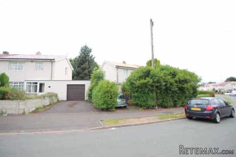 3 bedroom, Semi-detached House house..