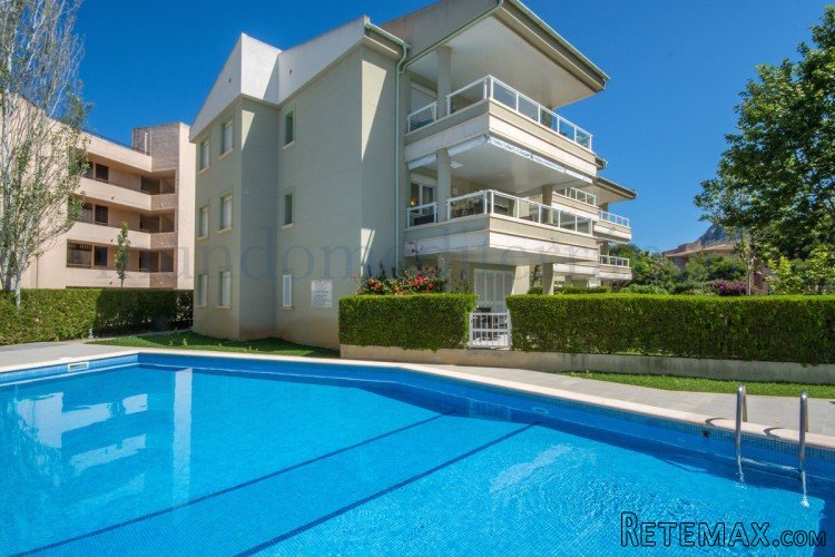 Great ground floor located two steps from the Pinewalk and.. - 2