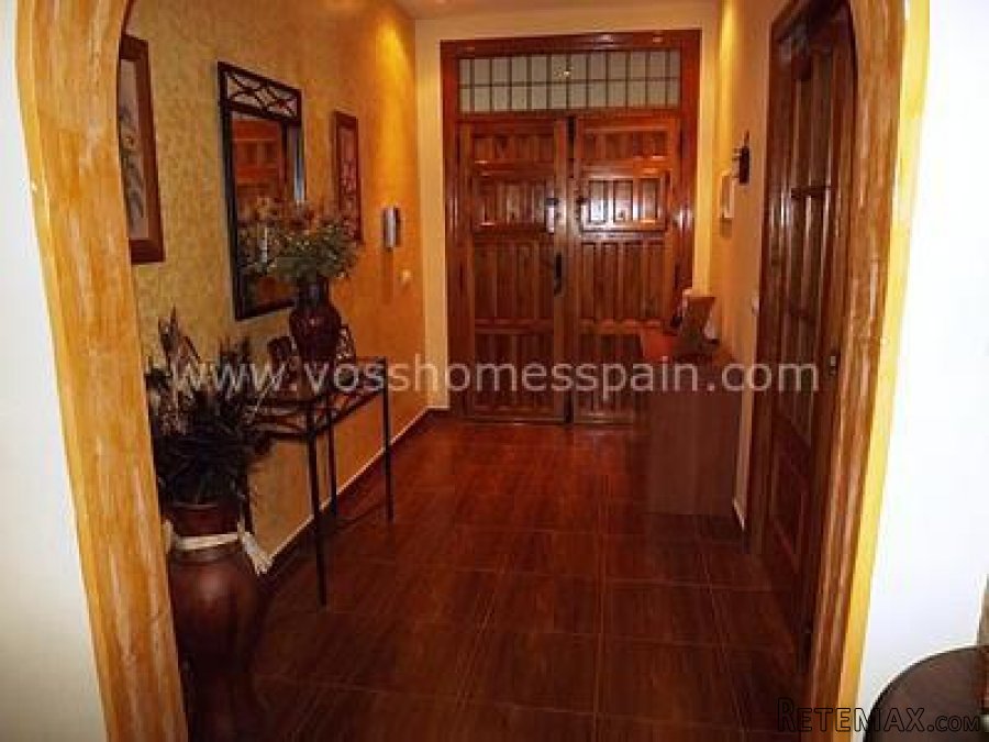 Large country cortijo situated just a 2 minute drive to a.. - 2