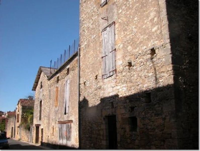 Nice Village House to Restore - 2