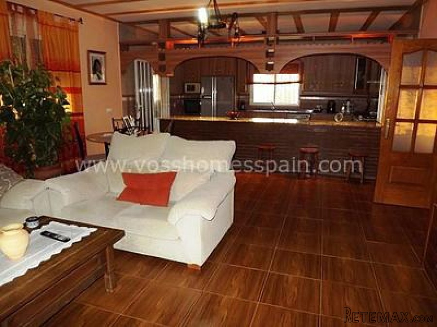 Large country cortijo situated just a 2 minute drive to a.. - 3