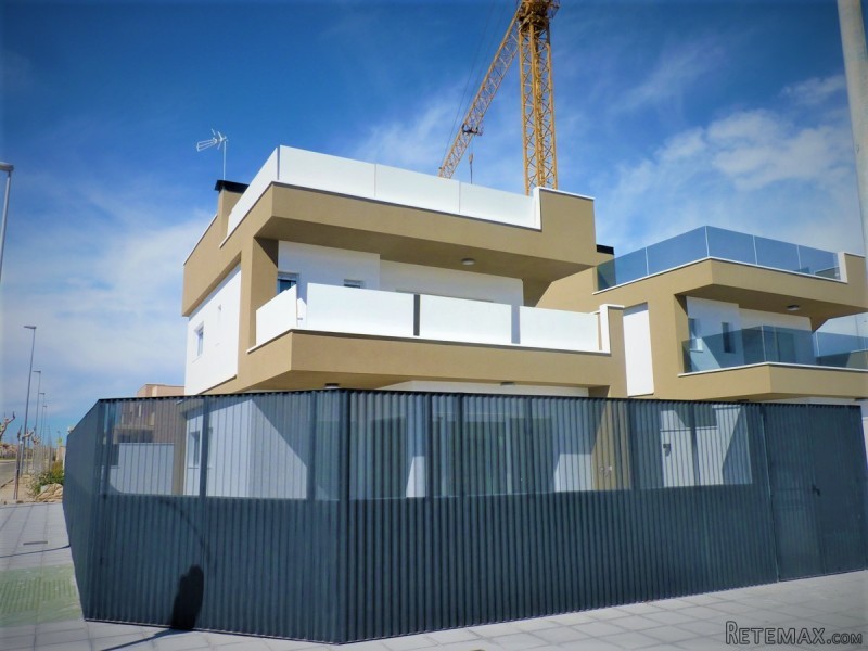 Gorgeous 3 Bedrooms Detached Villas.. - 2