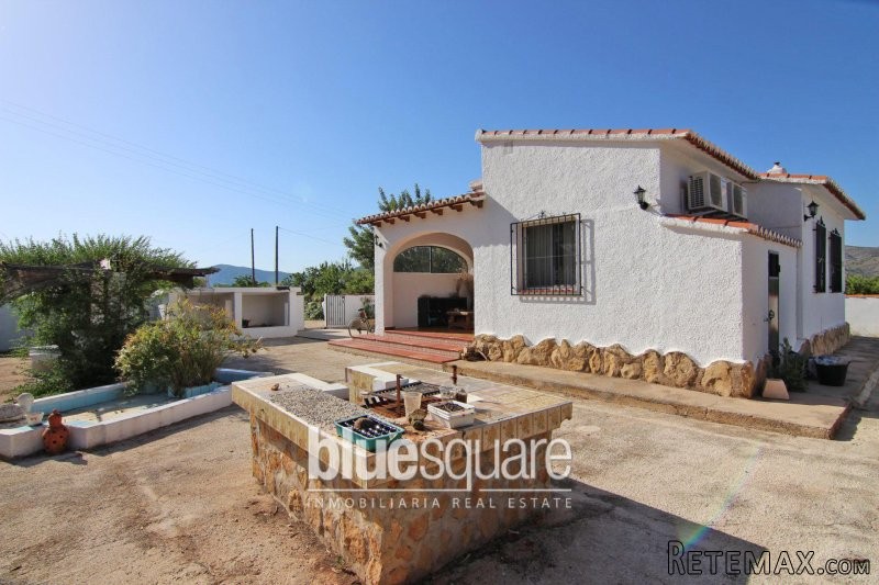 Lovely country house in the middle of..