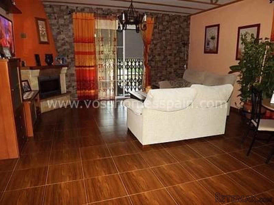 Large country cortijo situated just a 2 minute drive to a.. - 6