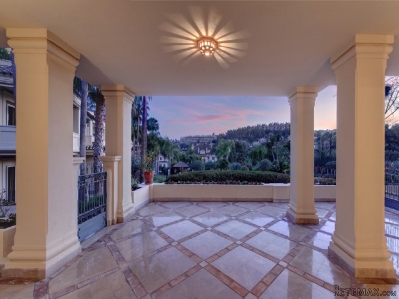 3 Bedroom Apartment For Sale Situated.. - 2