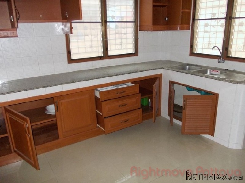 3 Bedroom House for sale in East.. - 2