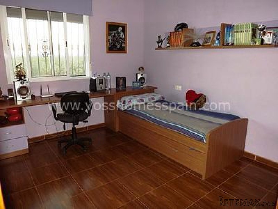 Large country cortijo situated just a 2 minute drive to a.. - 8