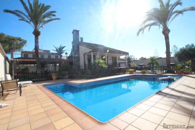 5 Bedrooms - Villa - Alicante - For Sale - 2
