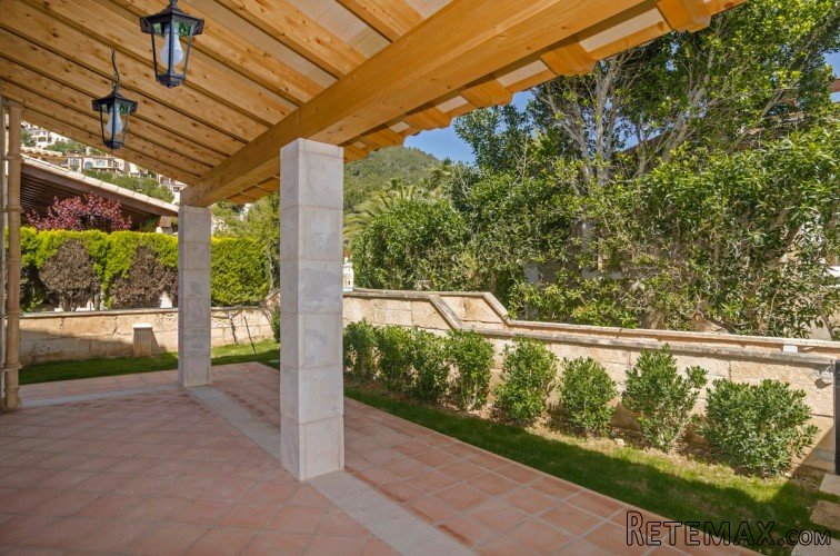 Newly constructed semi-detached houses in Mallorquin style... - 2