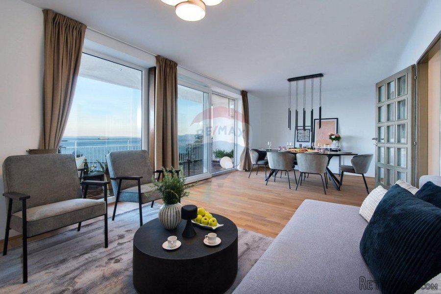 OPATIJA, VOLOSKO- prekrasan stan 121,35 m2, garaža, balkon,