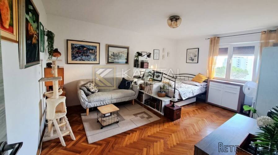 Podmurvice, 2 skl, balkon, pogled na more, parking