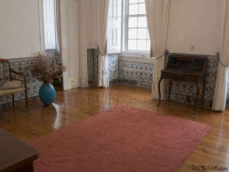 T3 Lisbon Apartment for Sale,Santa..