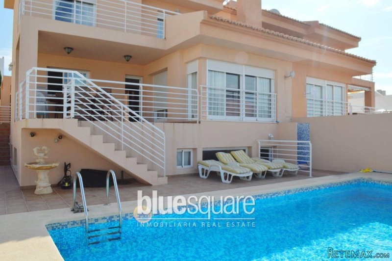 Semi-detached villa with panoramic views