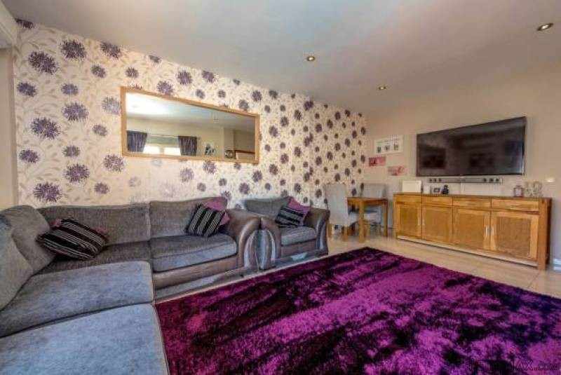 3 Bedroom 2 Bathroom Villa In..