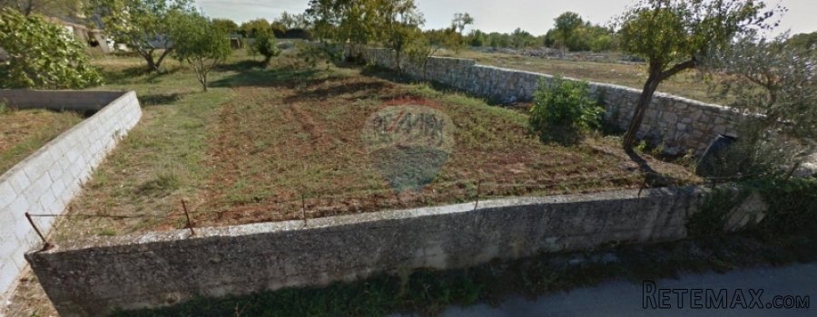 ISTRA, BRATULIĆI, građevinsko zemljište uz asfalt