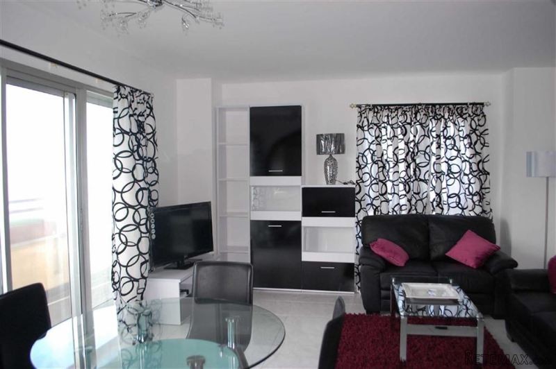 2 bed apartment in Watergardens