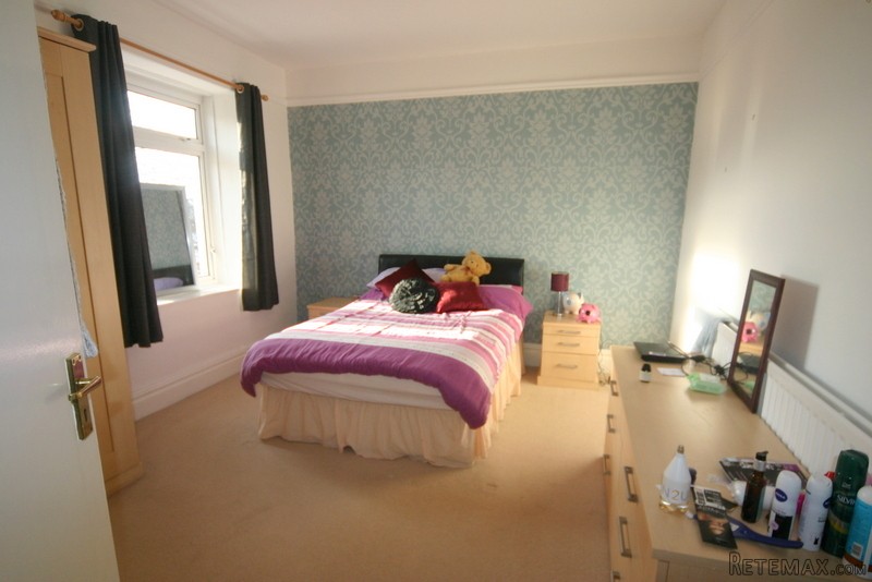 87 Alexander Road - Gorseinon SA4 4NU 3..