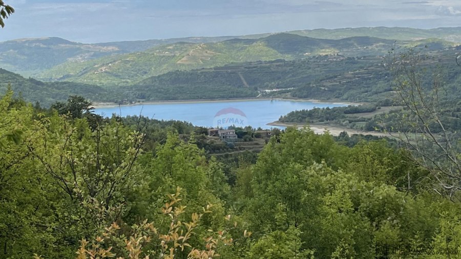 Pazin - Okolica, predivno zemljište sa pogledom na Butonigu