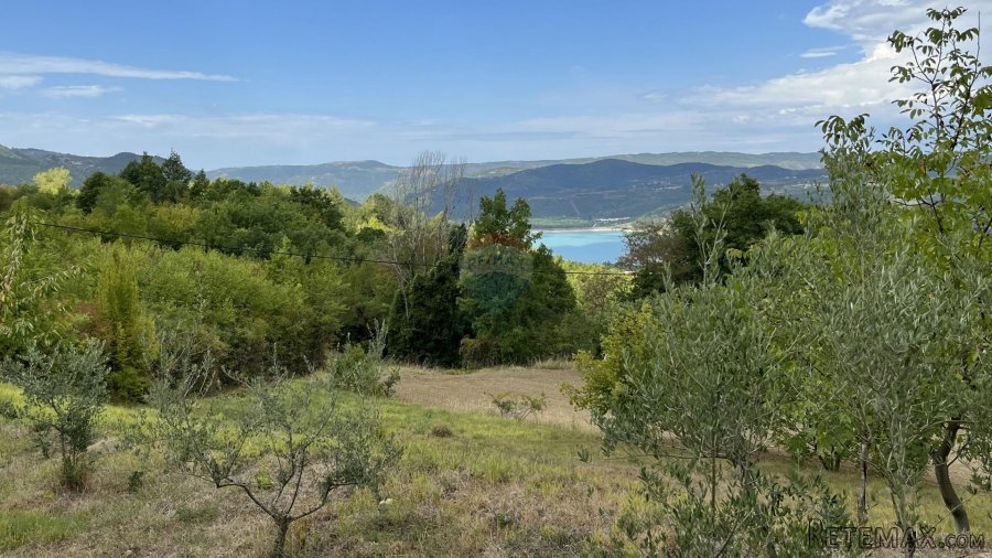 Pazin - okolica, građevinsko zemljište sa pogledom na Butoni