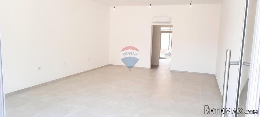 Istra, Umag - centar, ulični poslovni prostor, zakup 1.800 € - 2