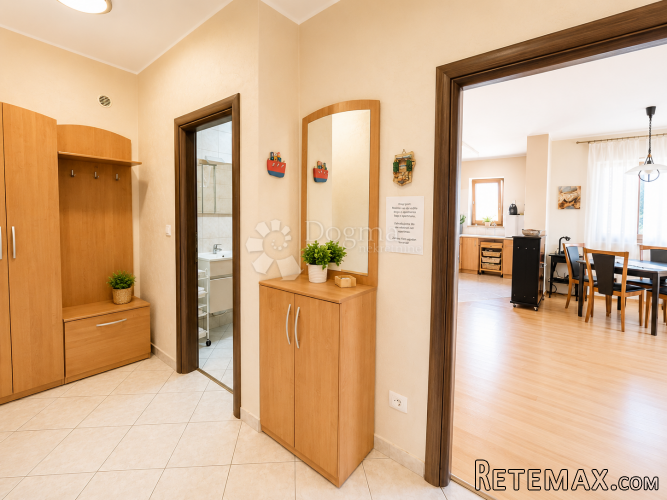 PRILIKA! Rovinj - stan 86m2 + terasa + parking - 2