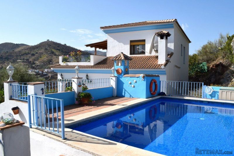 Chalet for Sale in Comares 299.000..