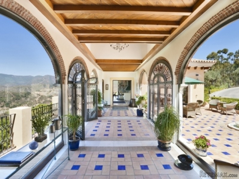 8 Bedroom Villa For Sale In La.. - 2