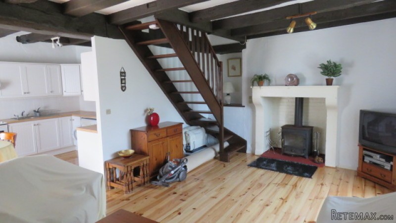 Beautiful house with barn attached.. - 2
