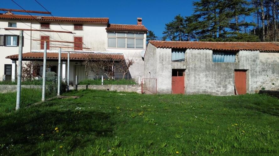 LABIN,kuća sa pomoćnim objektom u blizini grada - 2