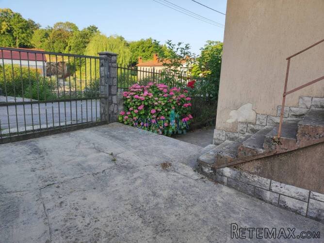 Matulji, Jušići, samostojeća kuća s velikom okućnicom - 2