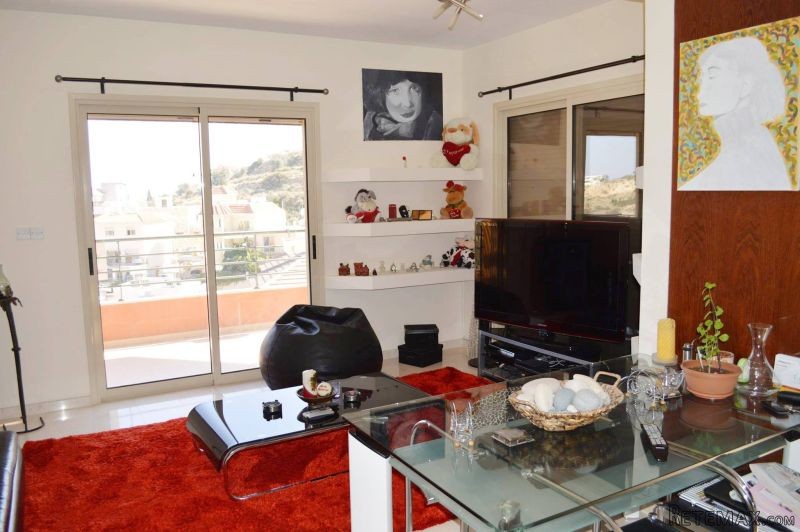 Two bedroom flat with sea view in..