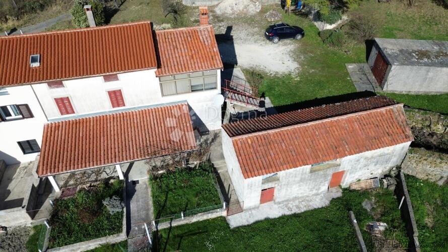 LABIN,kuća sa pomoćnim objektom u blizini grada - 3