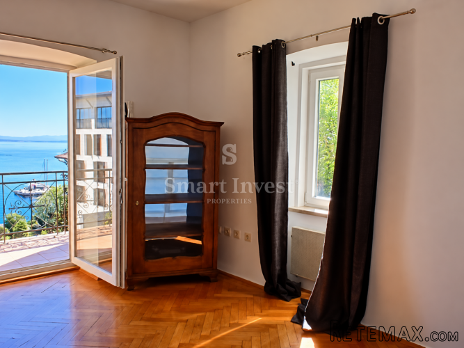 OPATIJA - CENTAR, poslovni prostor od 44 m2 s pogledom na..