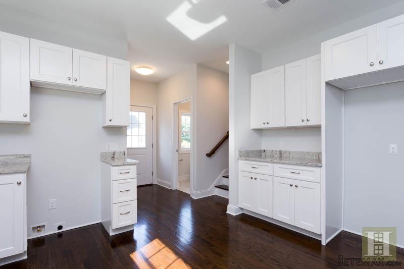 2 bedroom Apartment For Sale: 140 DUCK.. - 2