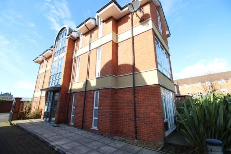 2 bedroom, Flat house for sale - 2