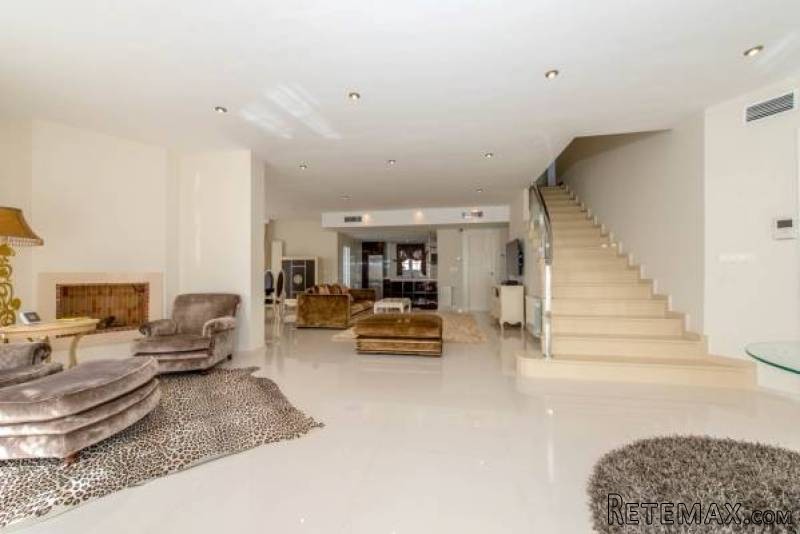 5 Bedroom 5 Bathroom Villa In Guardamar..