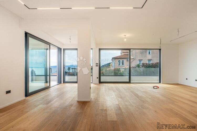5★ LOVRAN – 335 m² UKUPNO! Stan 124 m² + natkrivena terasa 4 - 2