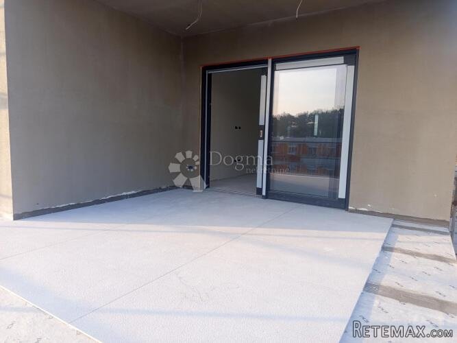 Penthouse u Puli, 120 m2, mirna lokacija s prekrasnim pogled - 2